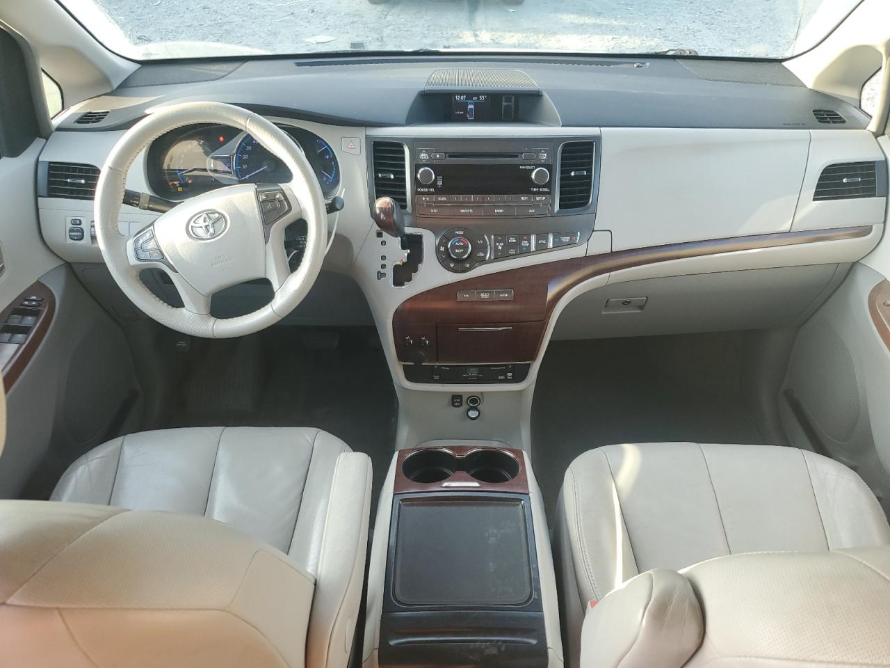 Toyota Sienna Xle Image 13