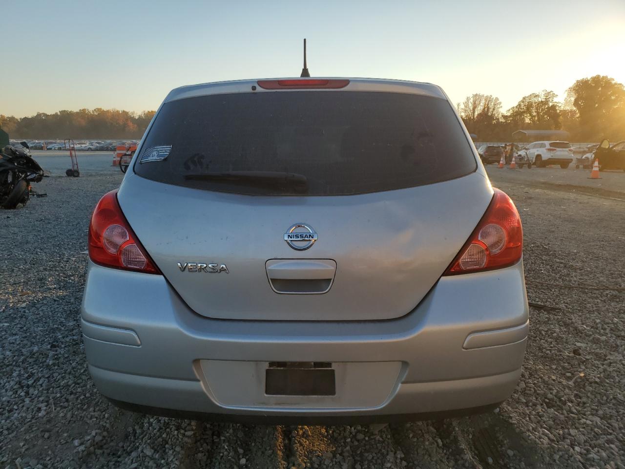 Nissan Versa S Image 6