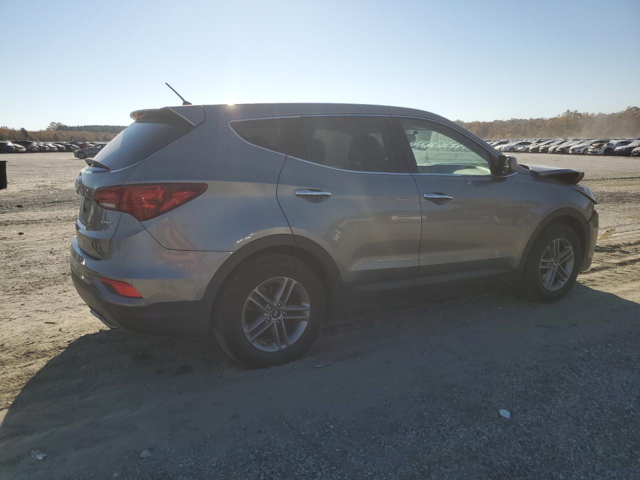 Hyundai SANTA FE Image 2