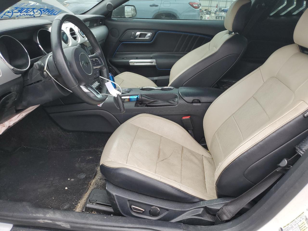 Ford Mustang Image 8