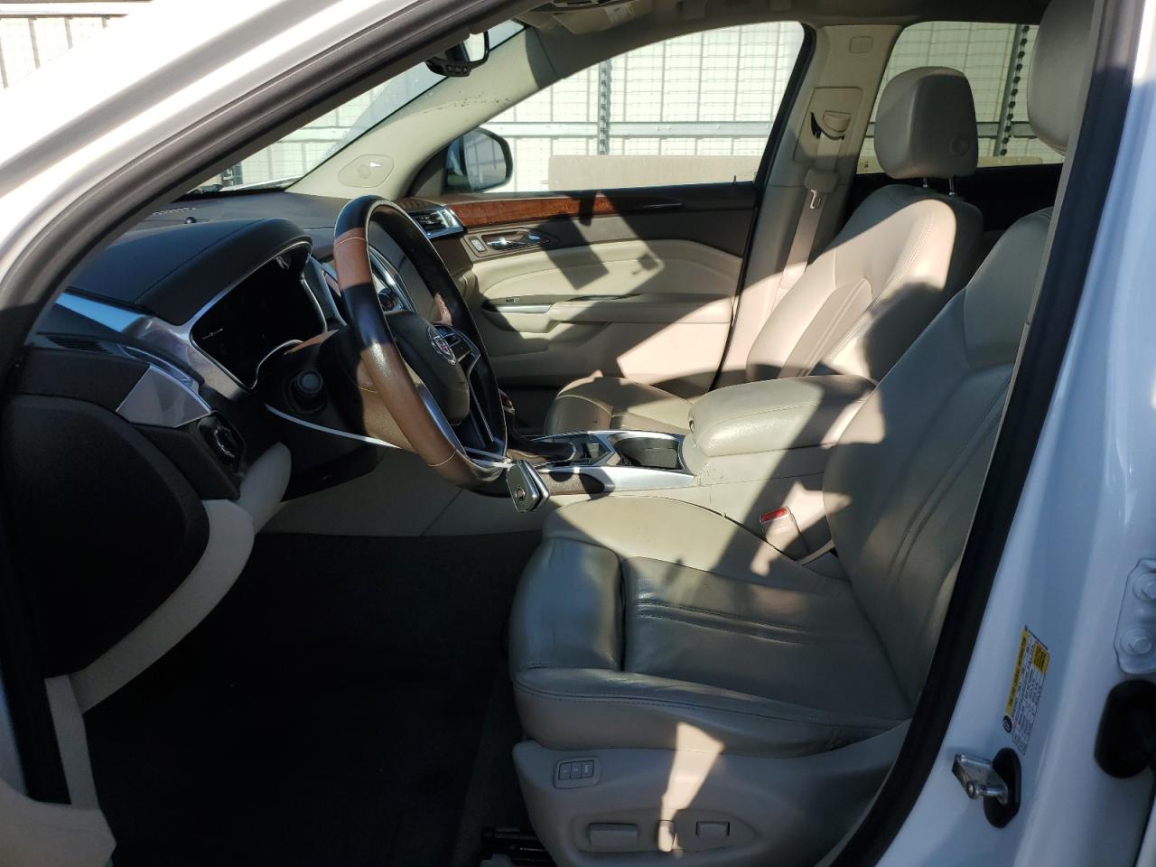 Cadillac SRX Luxury Collection Image 3