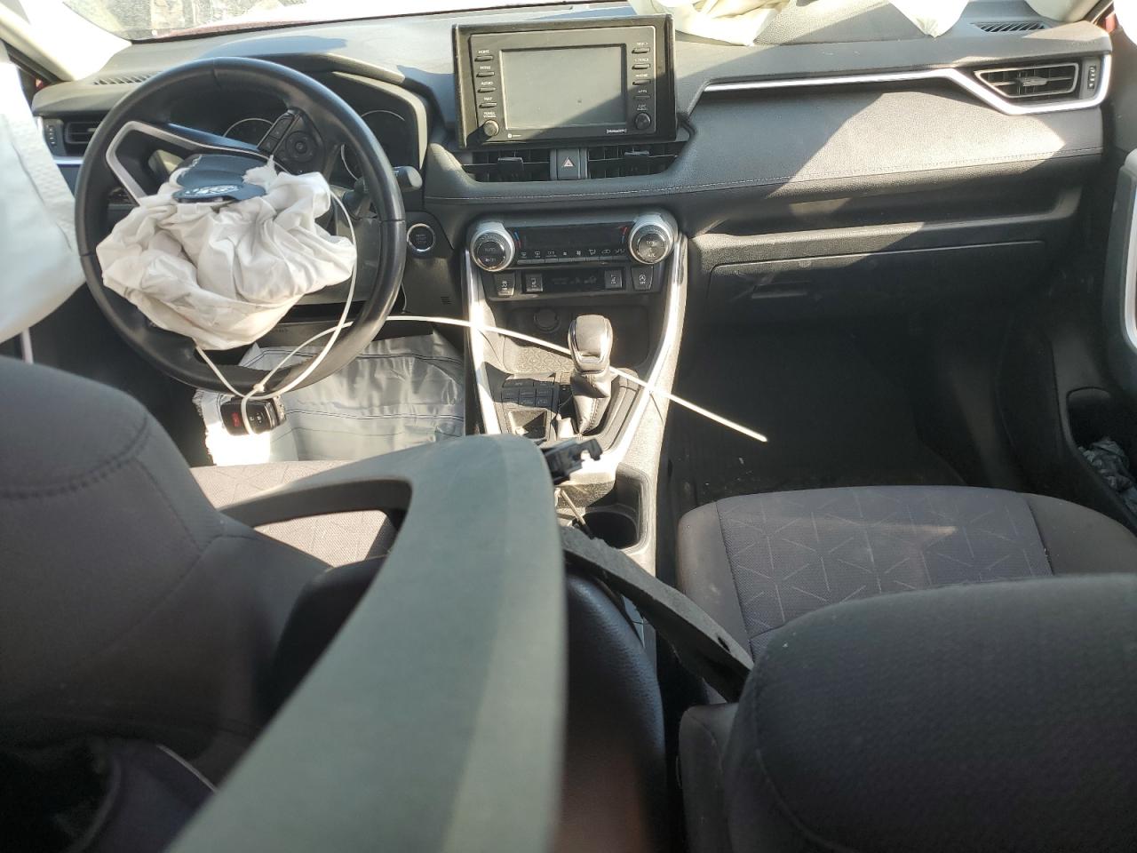 Toyota RAV4 Xle Image 4