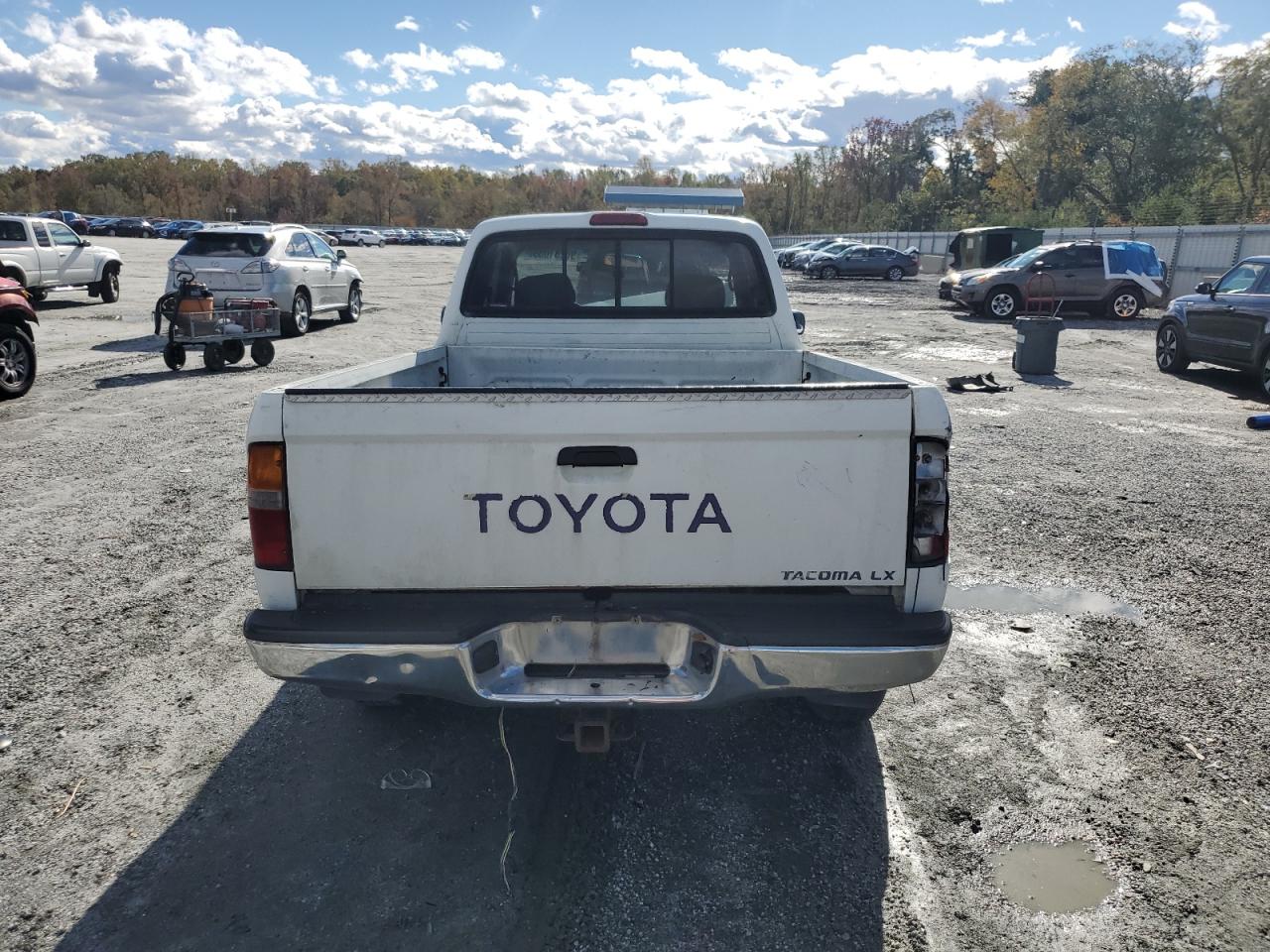 Toyota Tacoma Xtracab Image 10