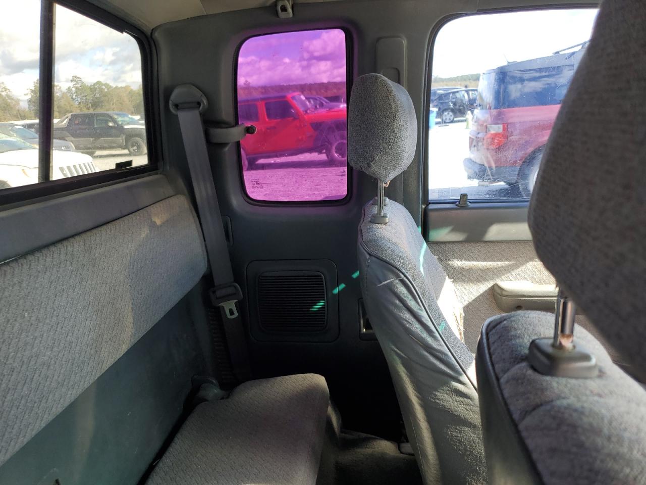 Toyota Tacoma Xtracab Image 11