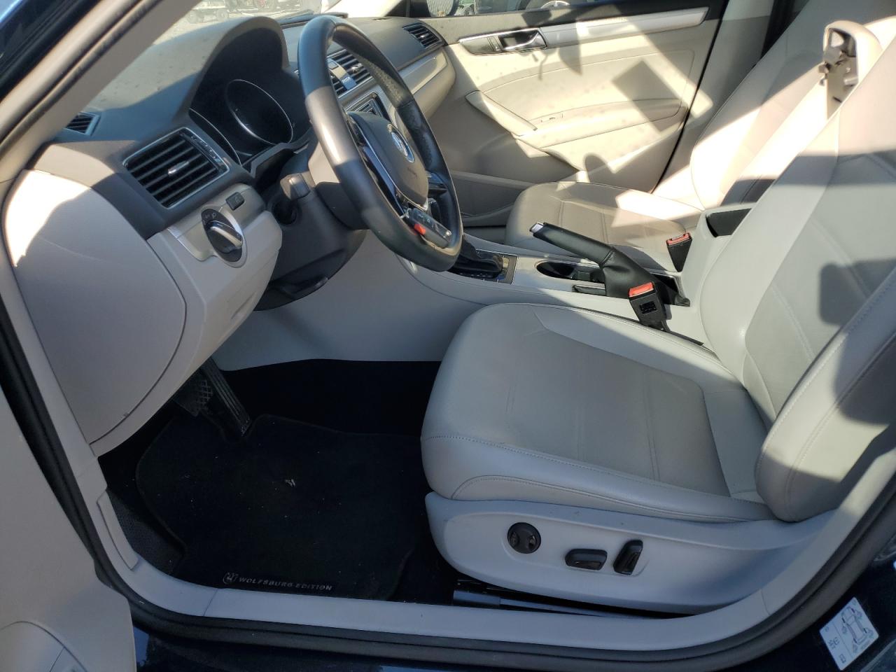 Volkswagen Passat Wolfsburg Image 2