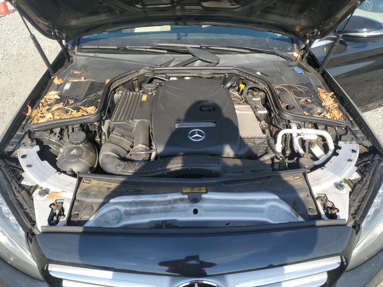 Mercedes-Benz C-Class 300 Image 12