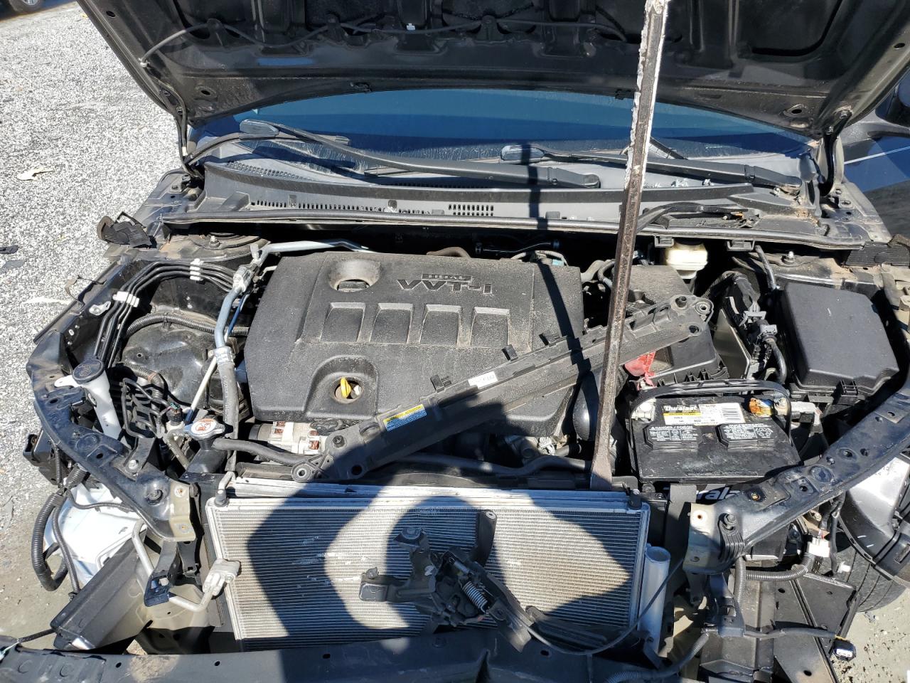 Toyota Corolla L Image 9