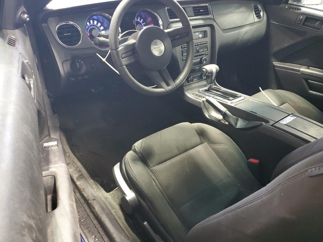 Ford Mustang Image 6