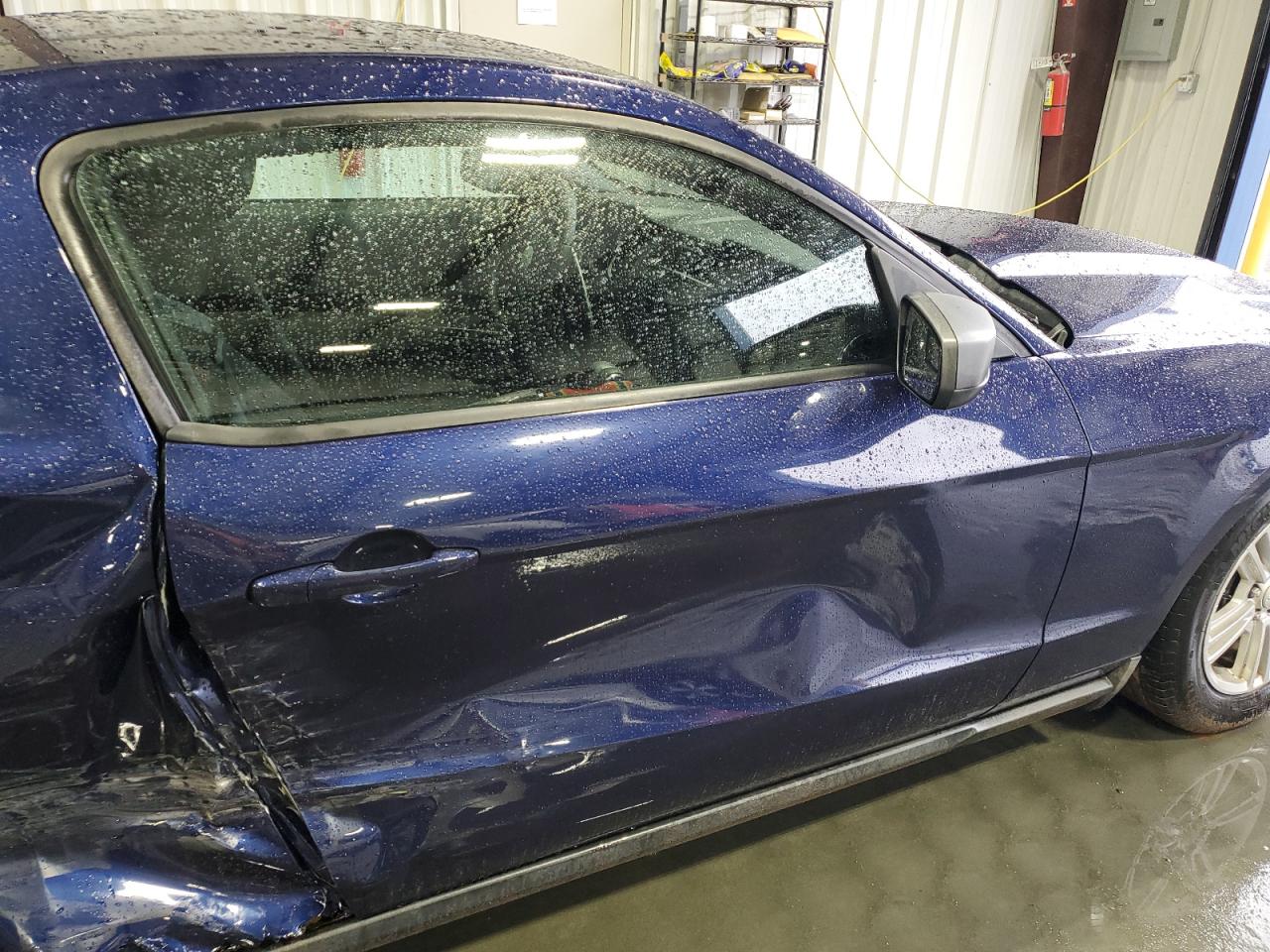 Ford Mustang Image 12