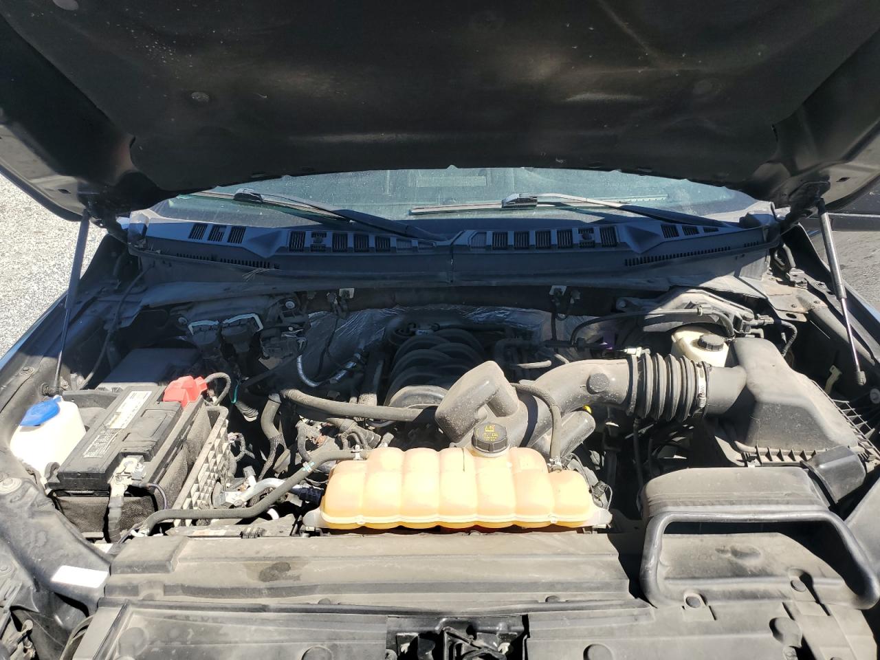 Ford F-150 Supercrew Image 8