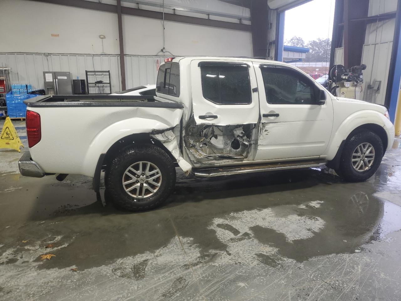 Nissan Frontier S Image 4