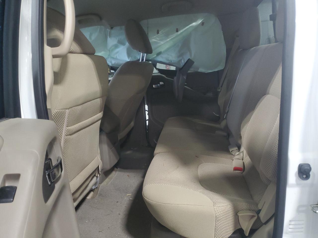 Nissan Frontier S Image 12