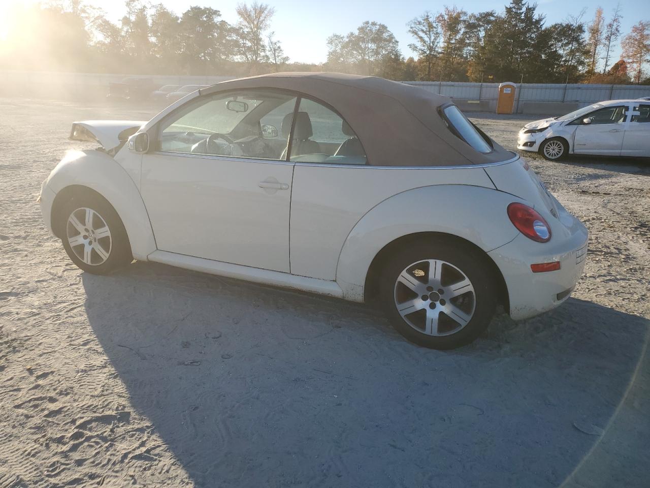 Volkswagen Beetle Convertible Option Package 1 Image 6