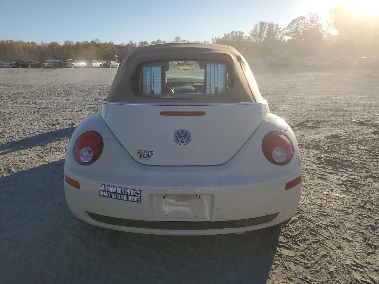 Volkswagen Beetle Convertible Option Package 1 Image 4