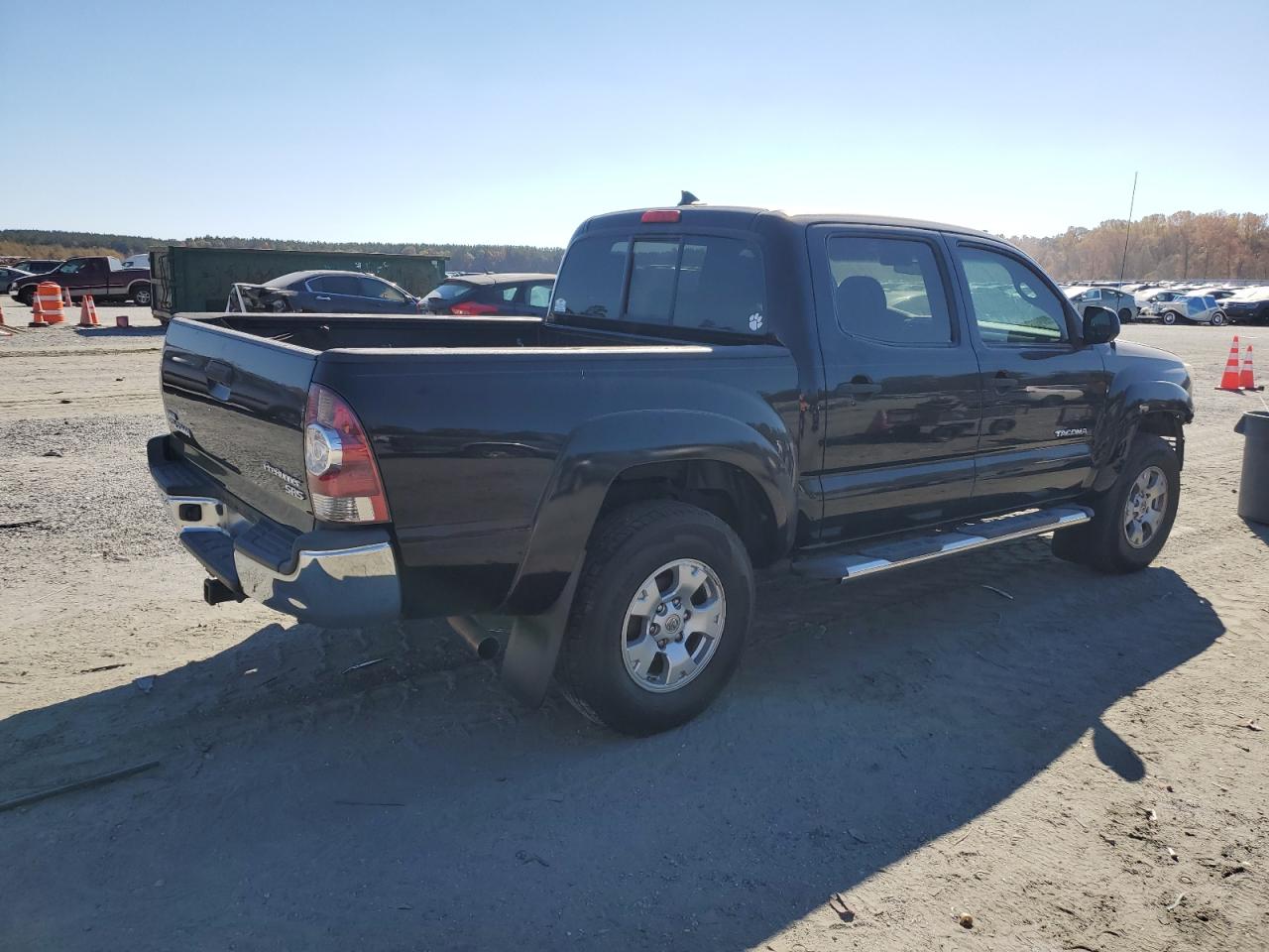 Toyota Tacoma Double Cab Image 3