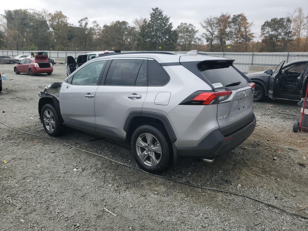 Toyota RAV4 Xle Image 13