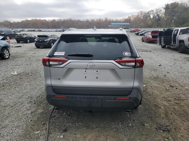 Toyota RAV4 Xle Image 7