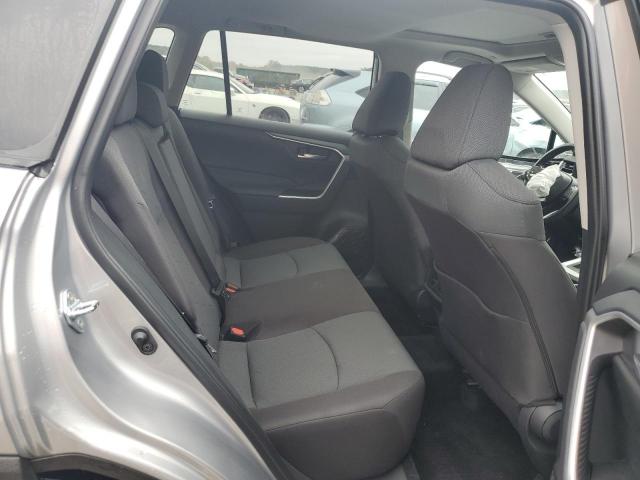 Toyota RAV4 Xle Image 2