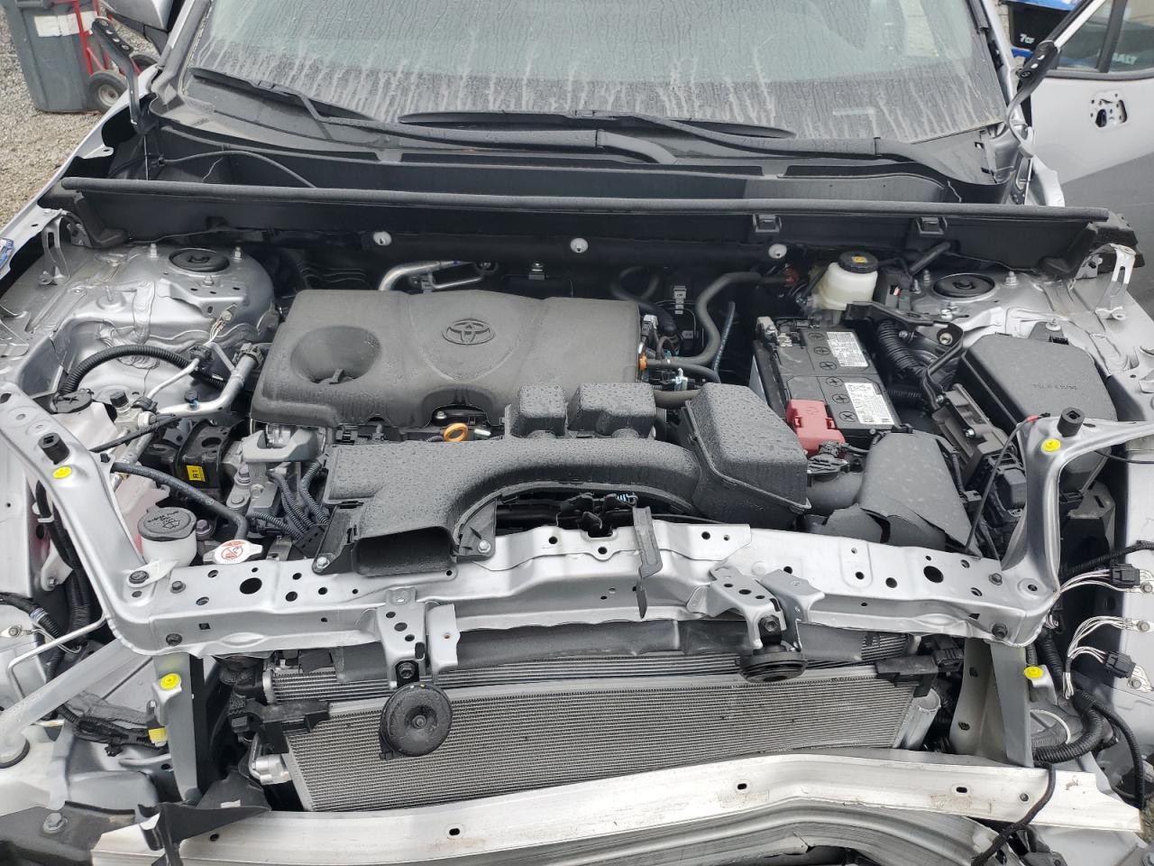 Toyota RAV4 Xle Image 4