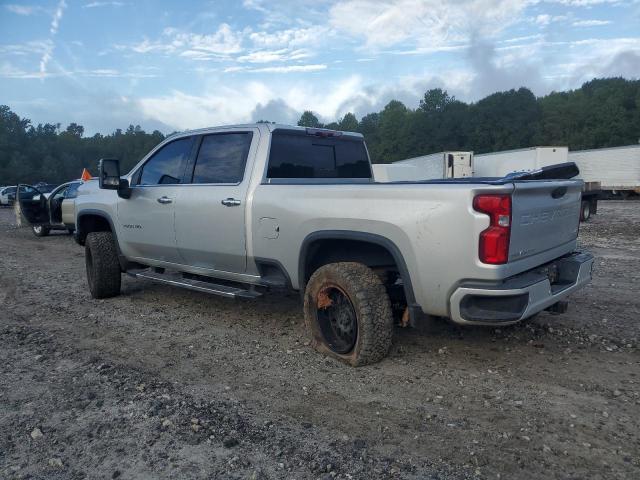 Chevrolet Silverado K3500 High Country Image 2