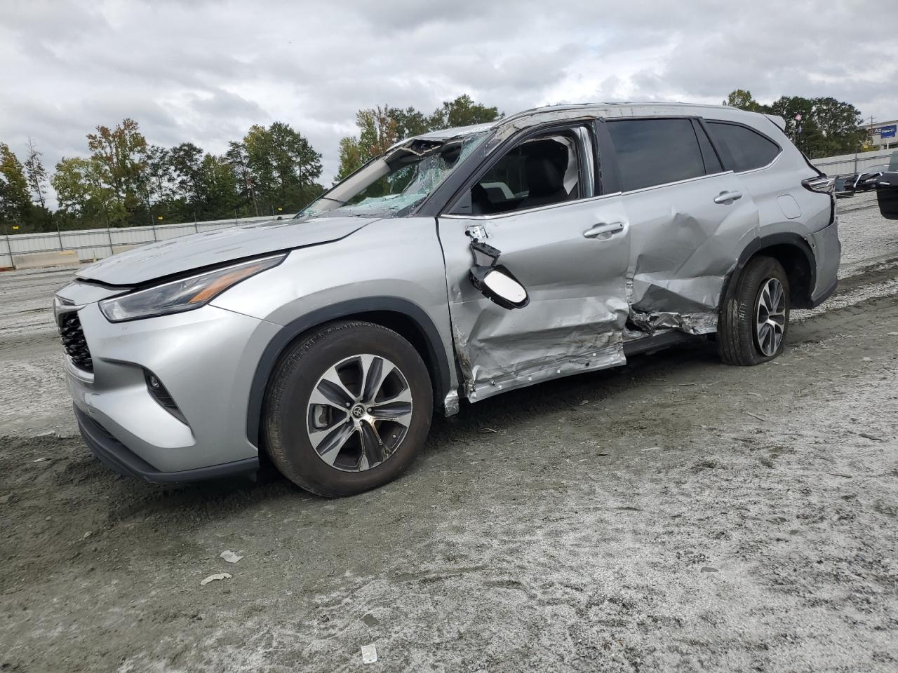 Toyota Highlander L Image 1