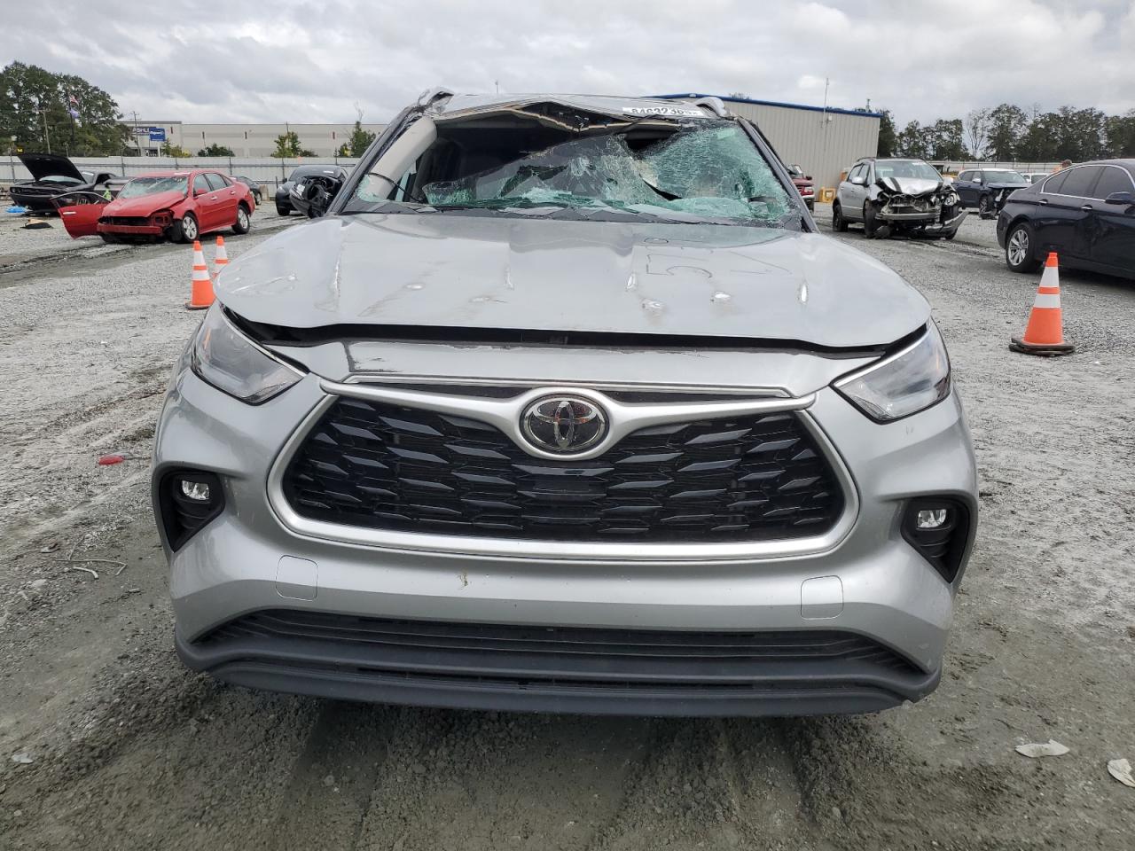 Toyota Highlander L Image 7