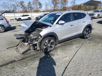 Salvage Hyundai TUCSON