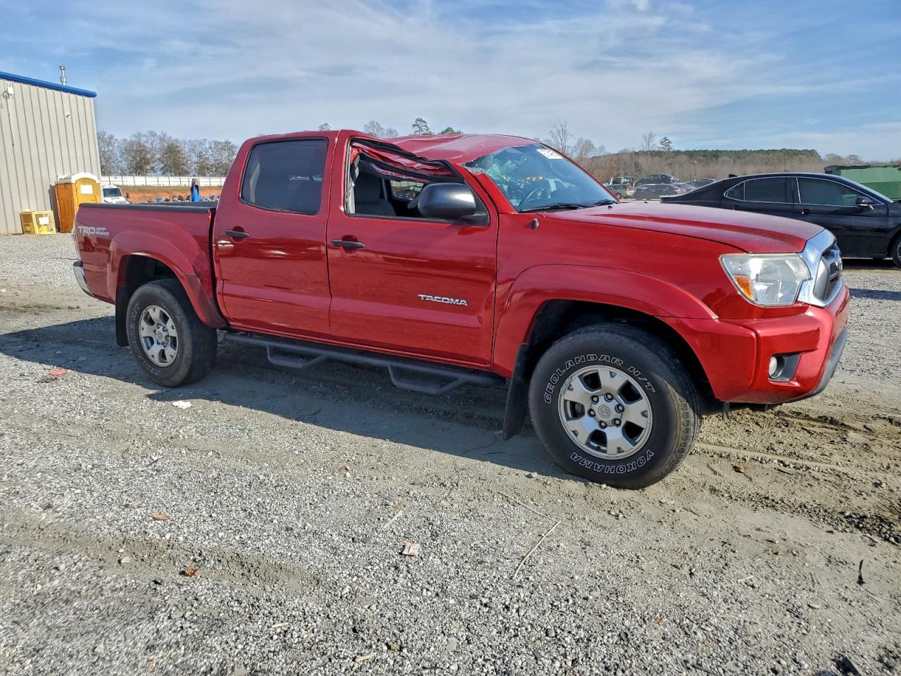 Toyota Tacoma Double Cab Image 3