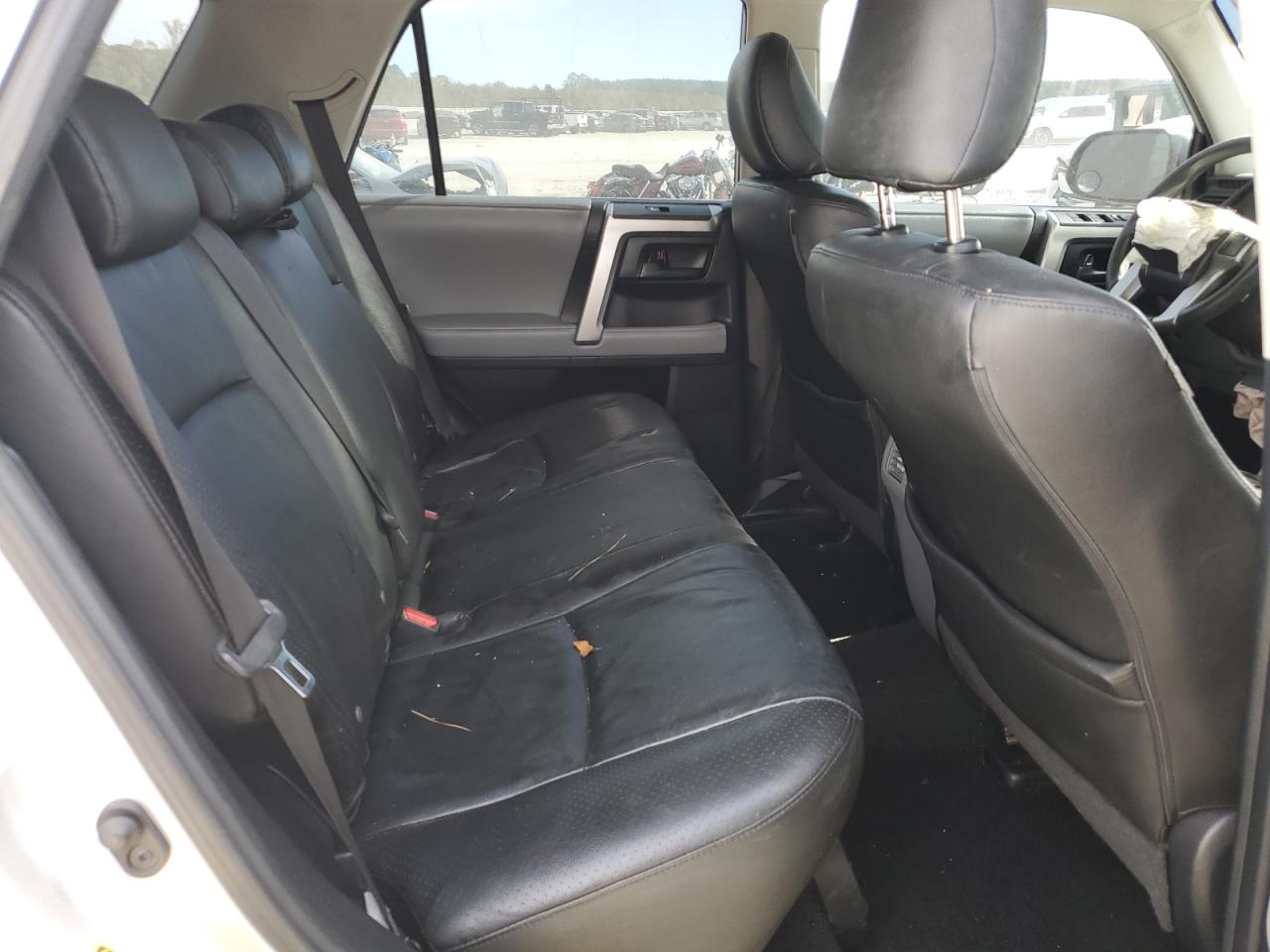 Toyota 4Runner Sr5 Image 10