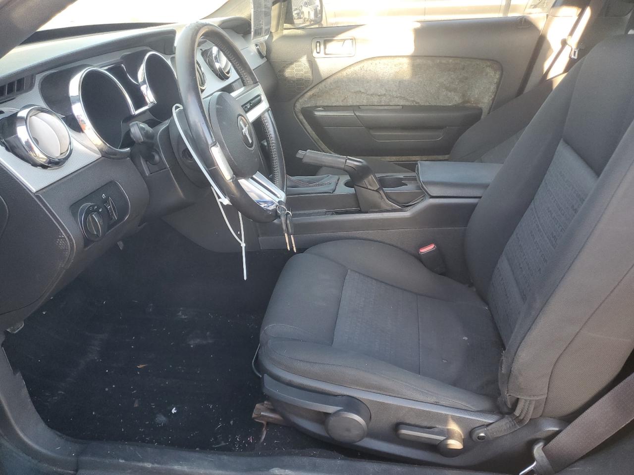 Ford Mustang Image 8