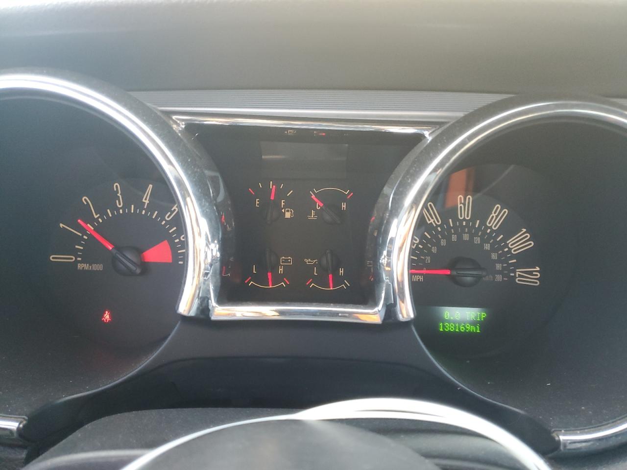 Ford Mustang Image 7