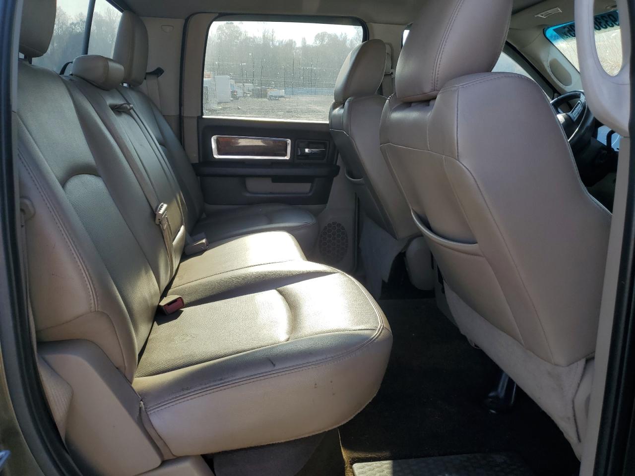 Dodge Ram 3500 Laramie Image 5