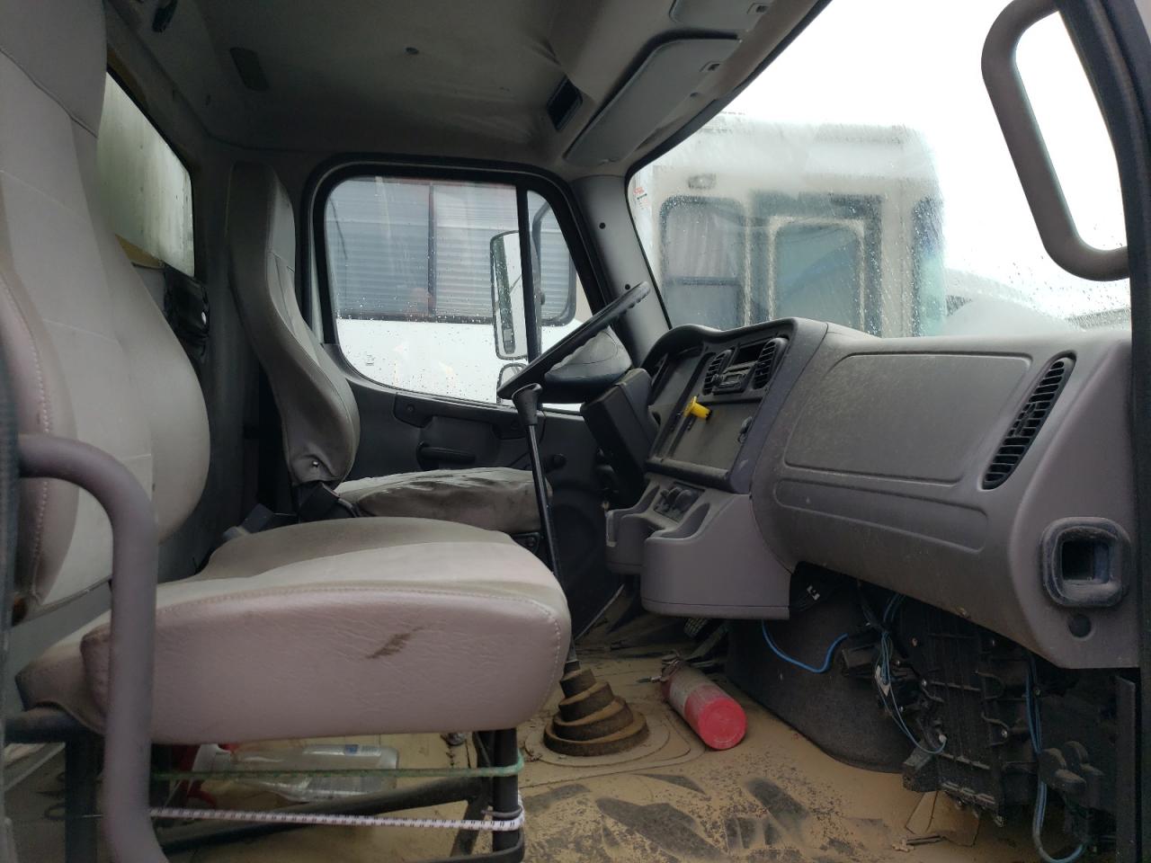 Freightliner M2 106 Medium Duty Image 8