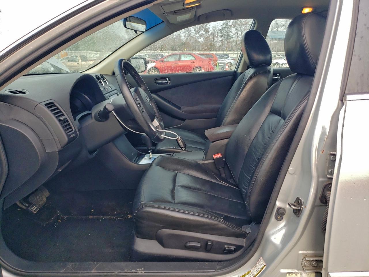 Nissan Altima 2.5 Image 6