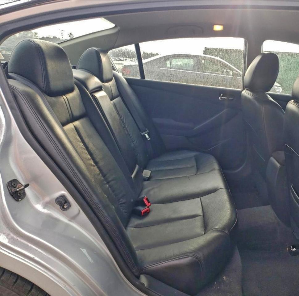 Nissan Altima 2.5 Image 8