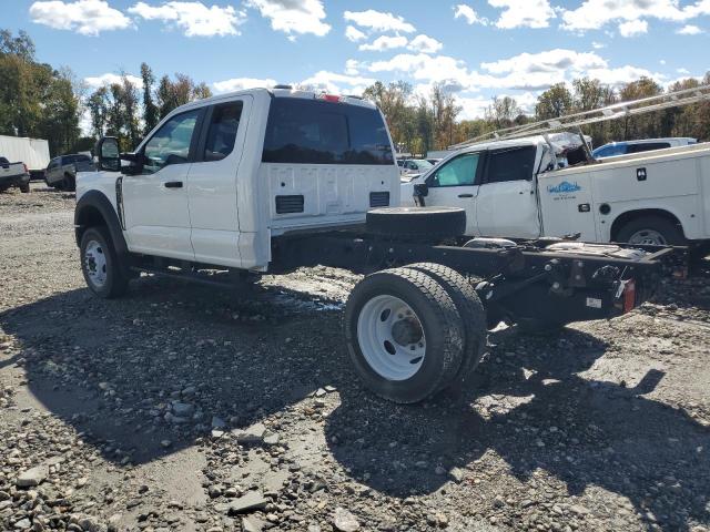 Ford F-450 Super Duty Image 3