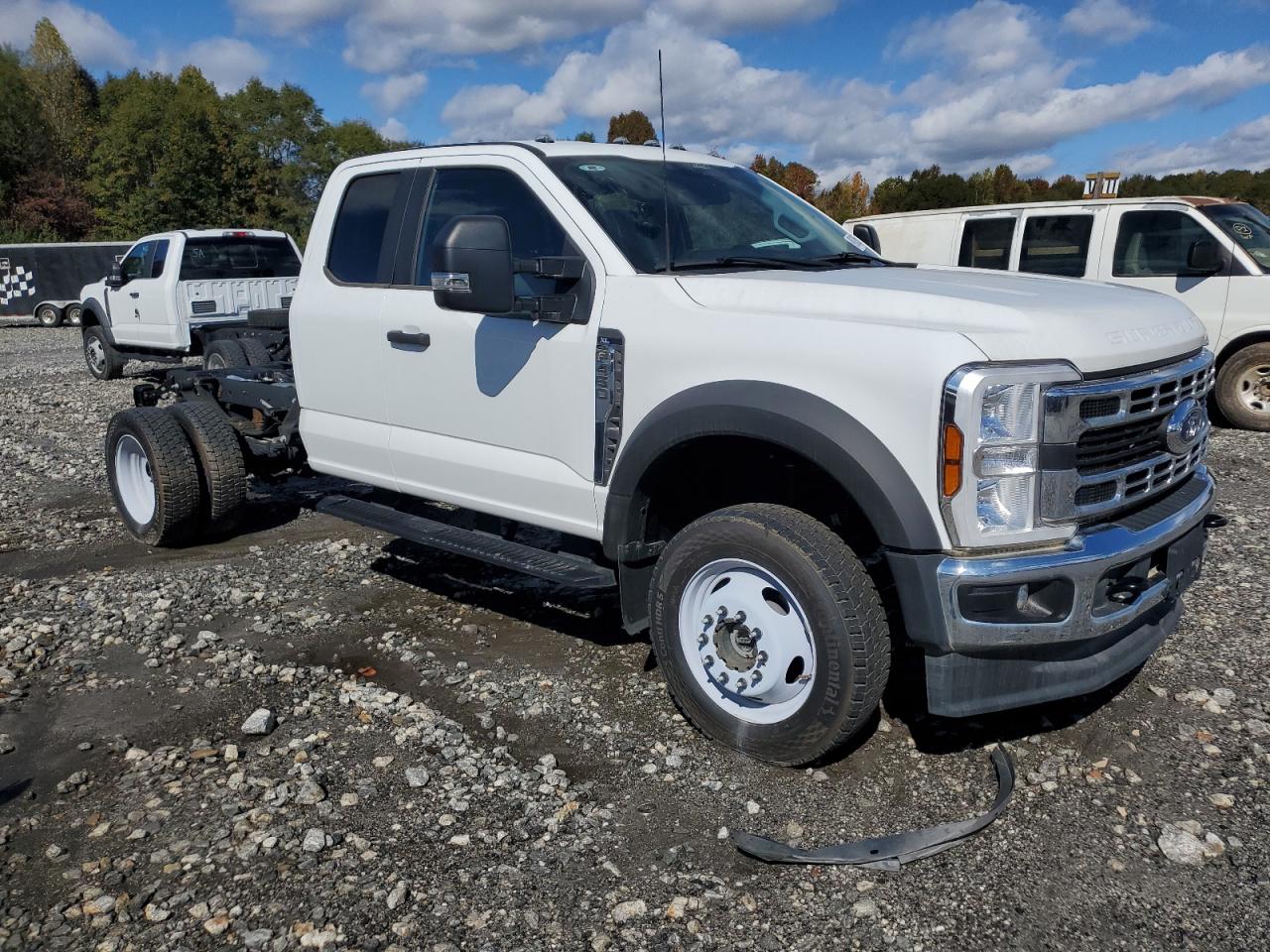 Ford F-450 Super Duty Image 2
