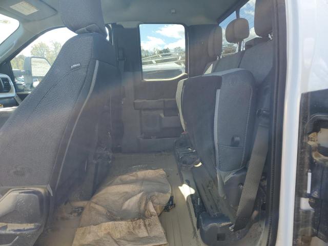 Ford F-450 Super Duty Image 9