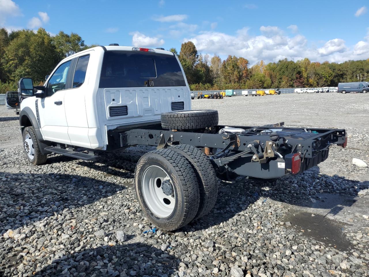 Ford F-450 Super Duty Image 3
