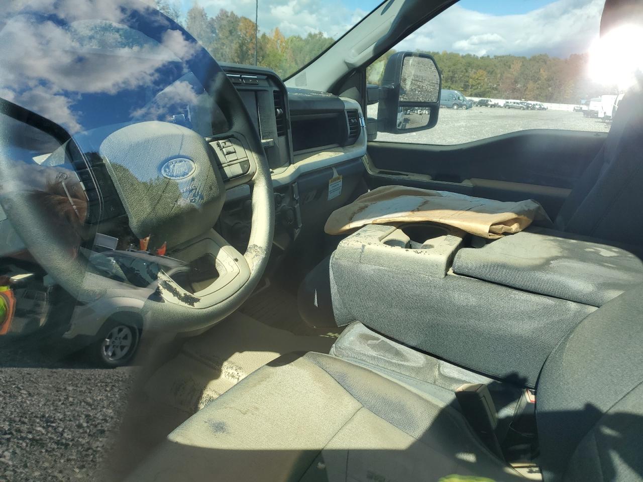 Ford F-450 Super Duty Image 8