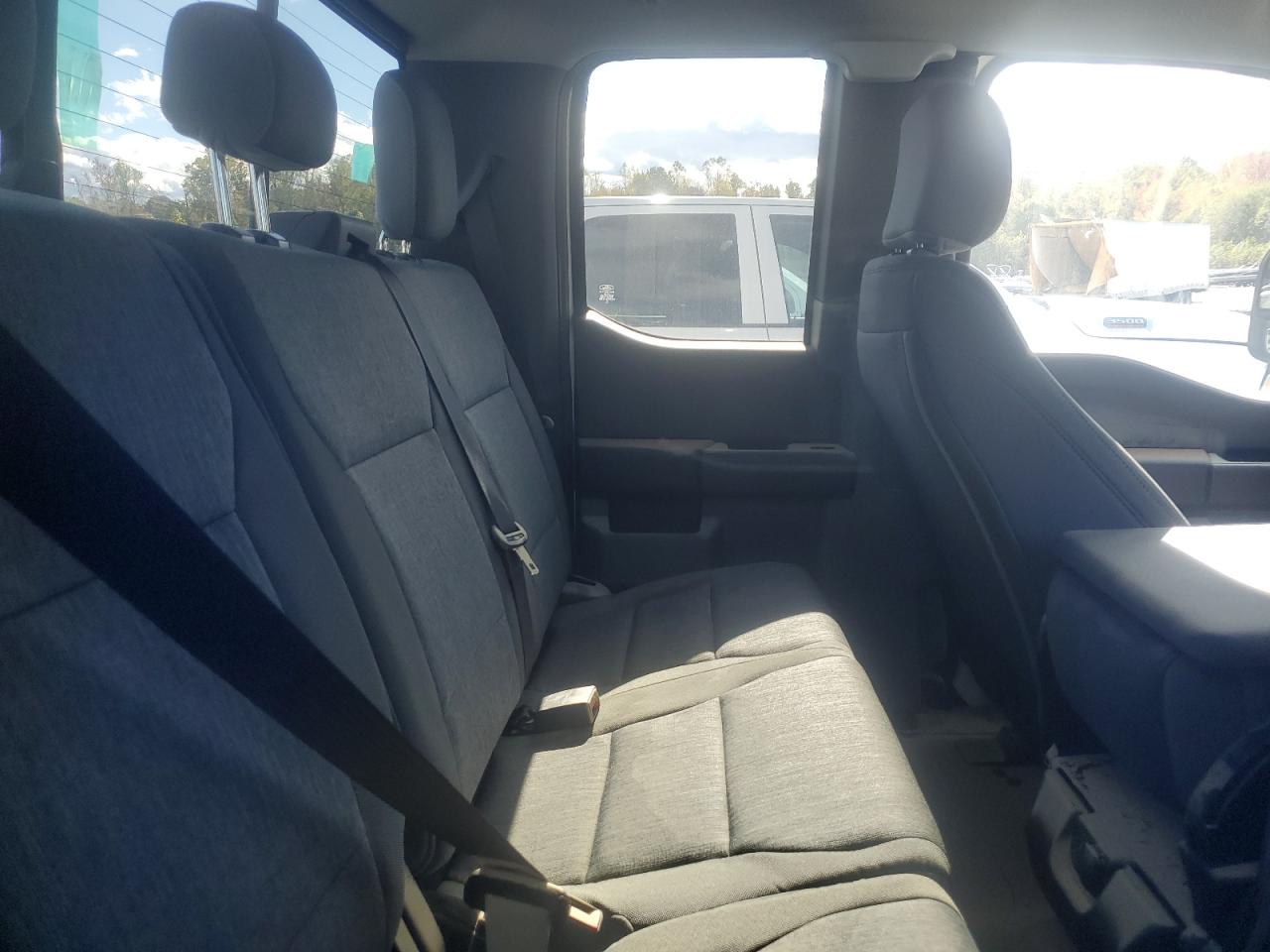 Ford F-450 Super Duty Image 5