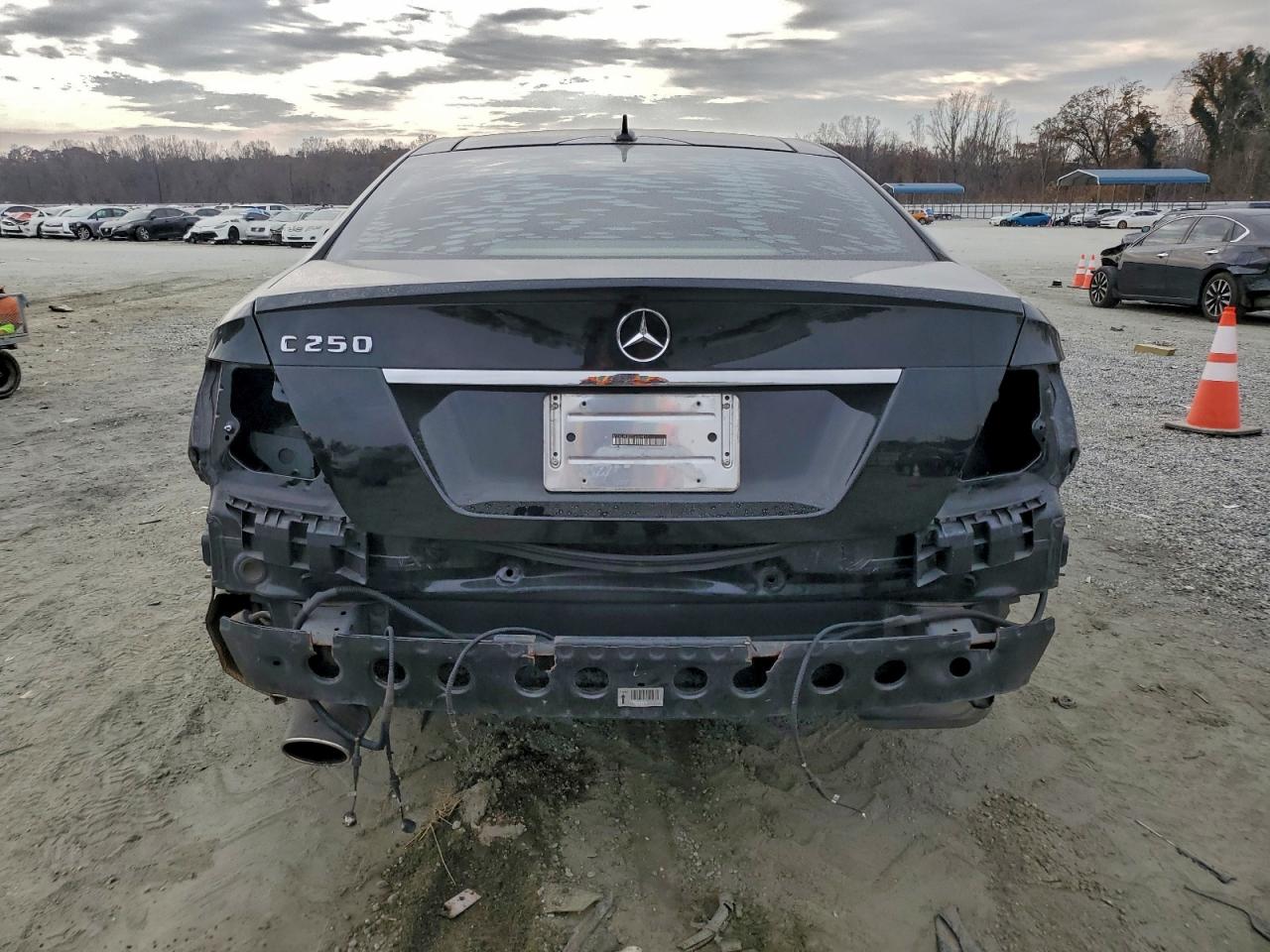 Mercedes-Benz C-Class 250 Image 3