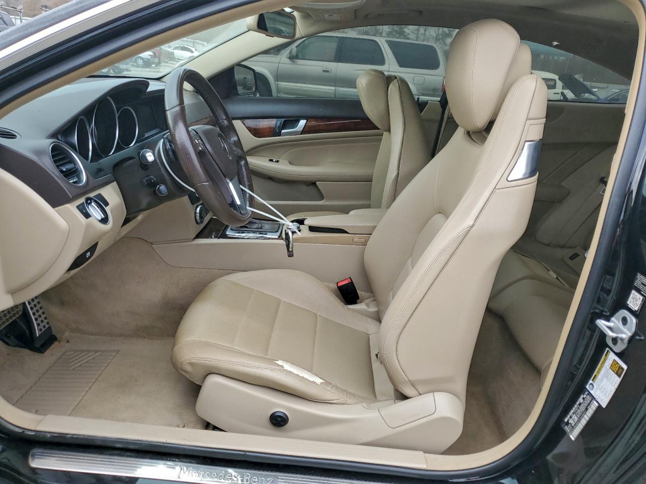 Mercedes-Benz C-Class 250 Image 10