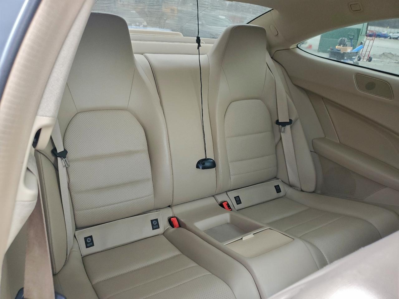 Mercedes-Benz C-Class 250 Image 12