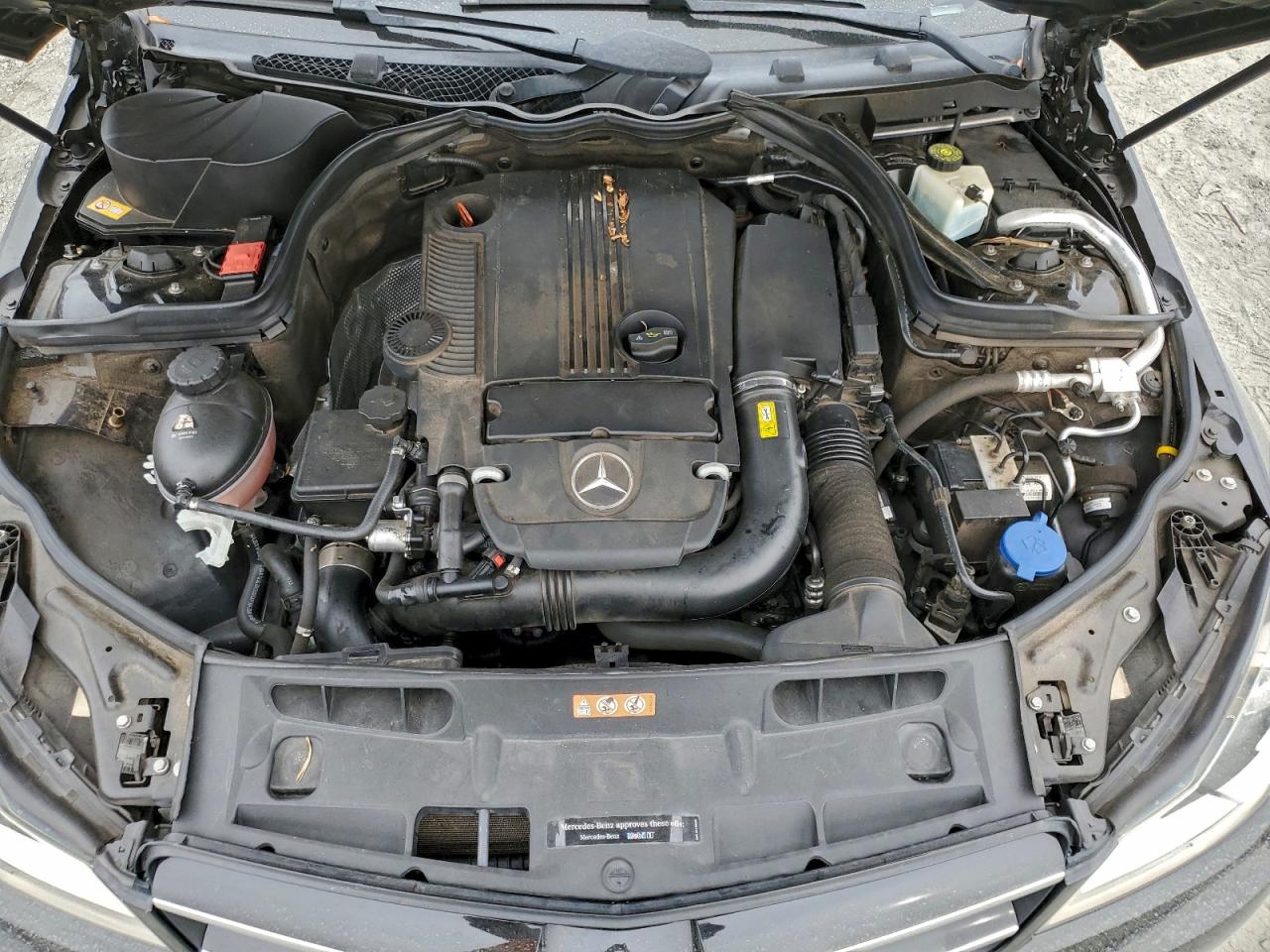 Mercedes-Benz C-Class 250 Image 2
