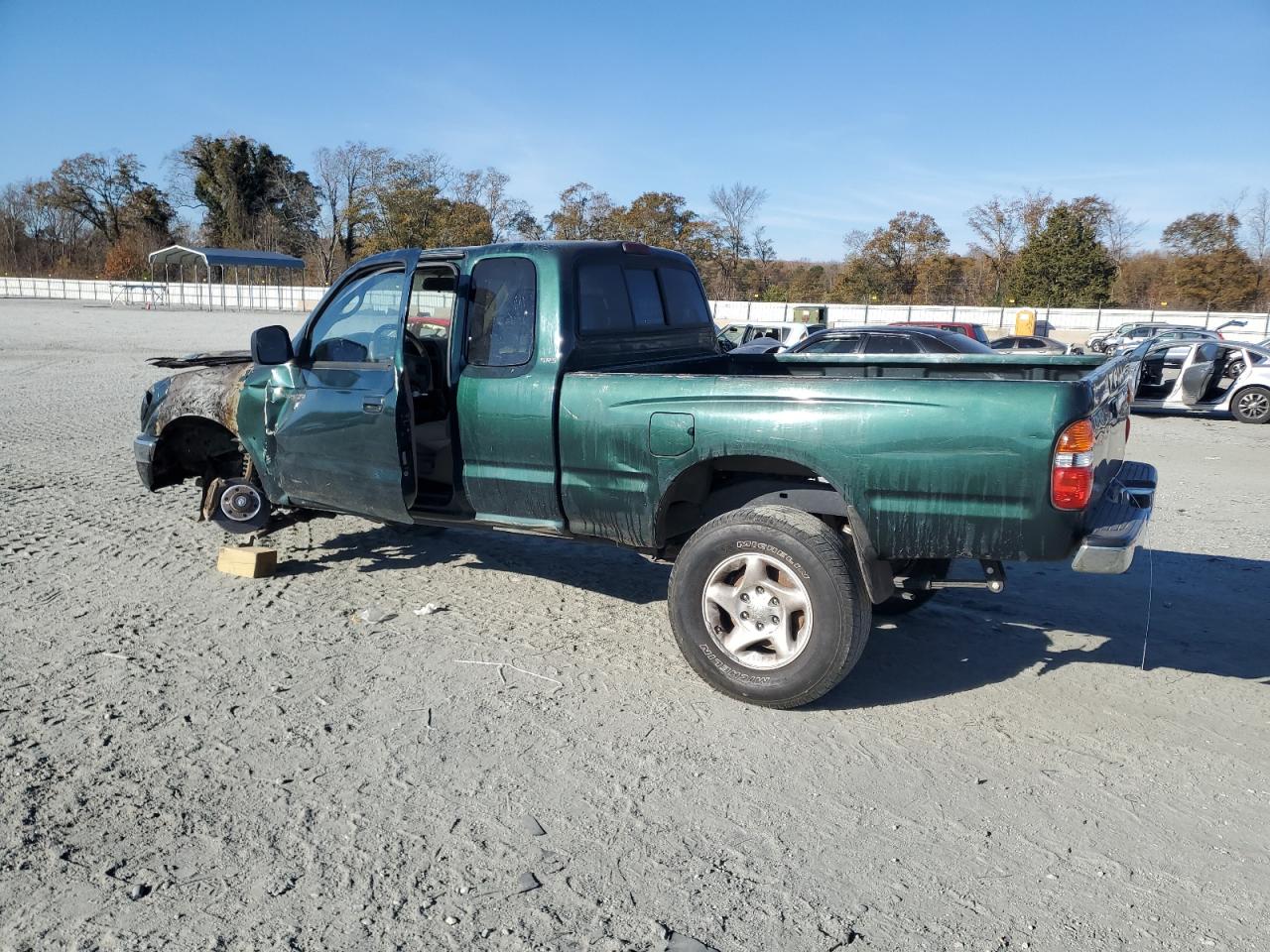 Toyota Tacoma Xtracab Image 2