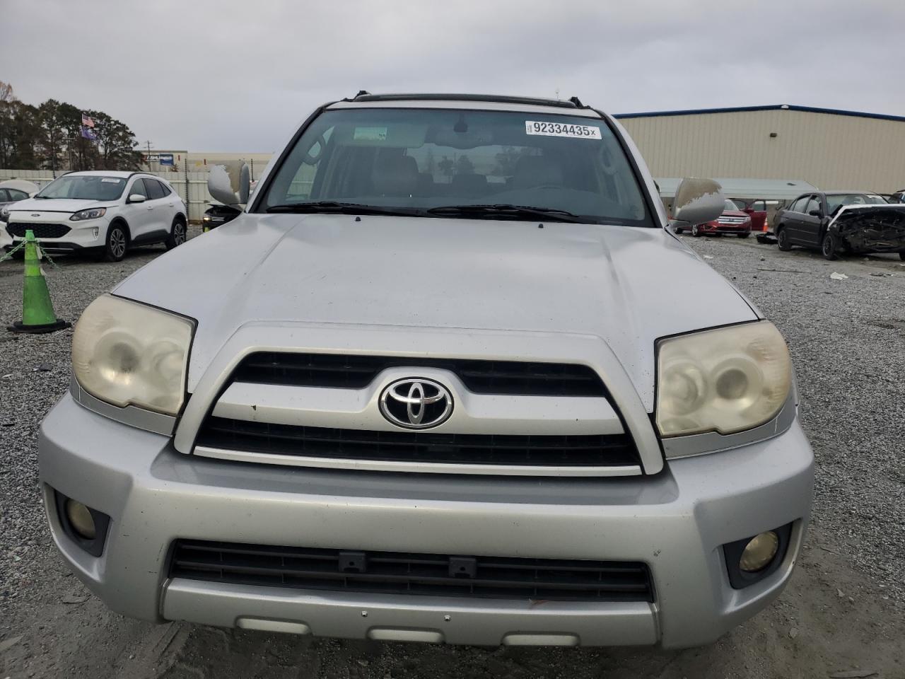 Toyota 4Runner Limited Image 2