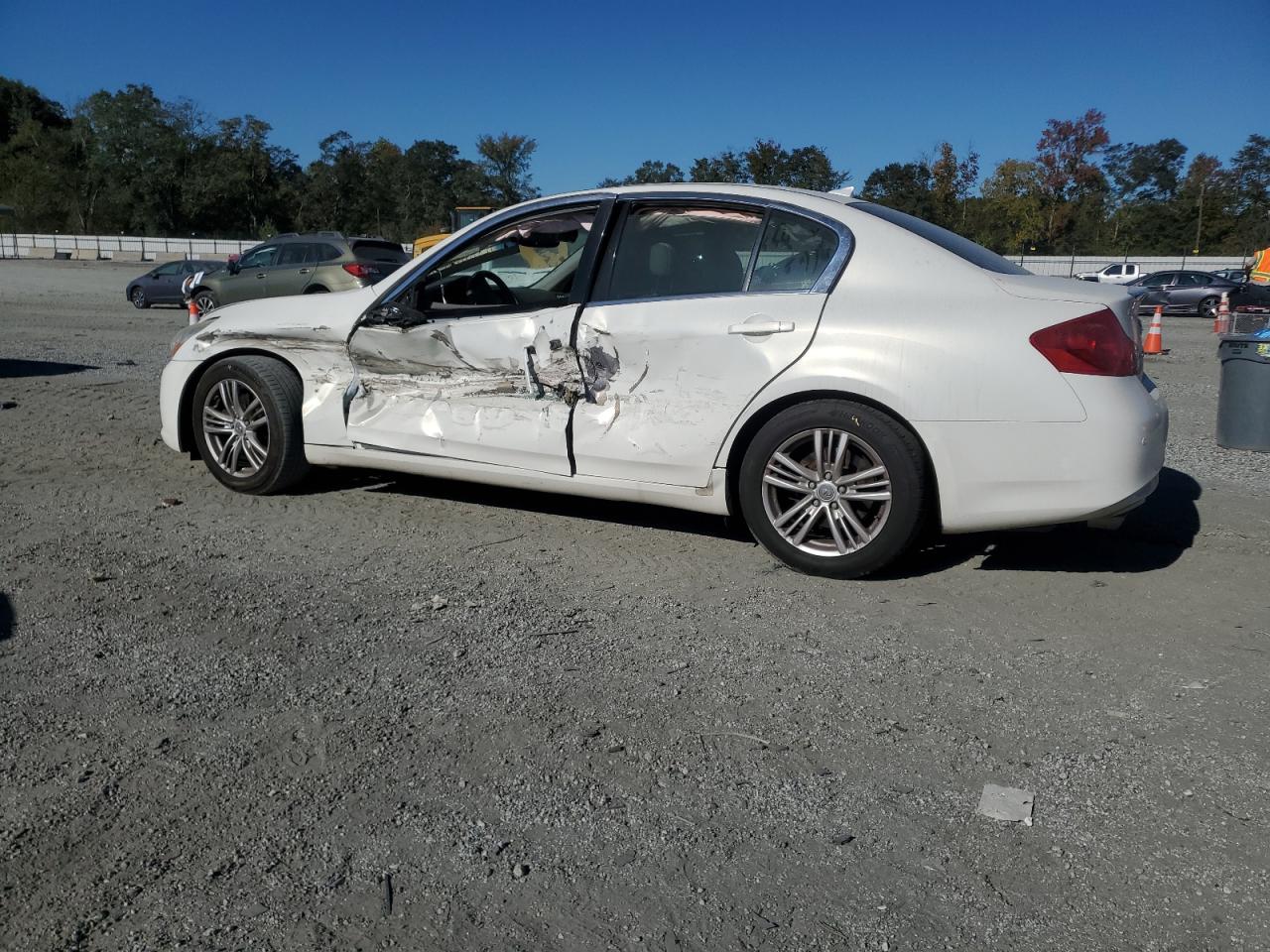 INFINITI G37 Base Image 4