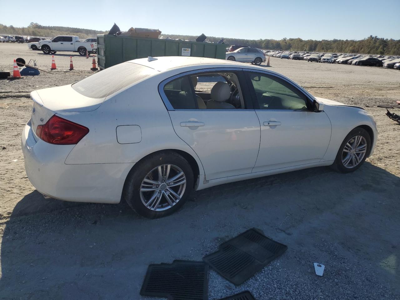 INFINITI G37 Base Image 3