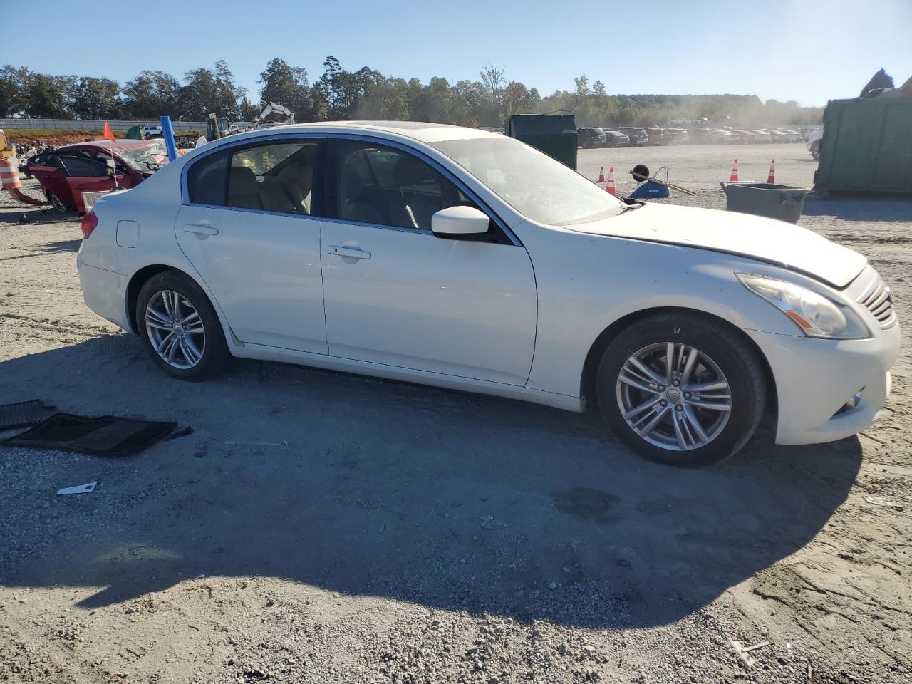 INFINITI G37 Base Image 2